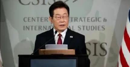 李在明:韩国不能再走“安美经中”路线！8月26日，彭博社报道:“李在明周