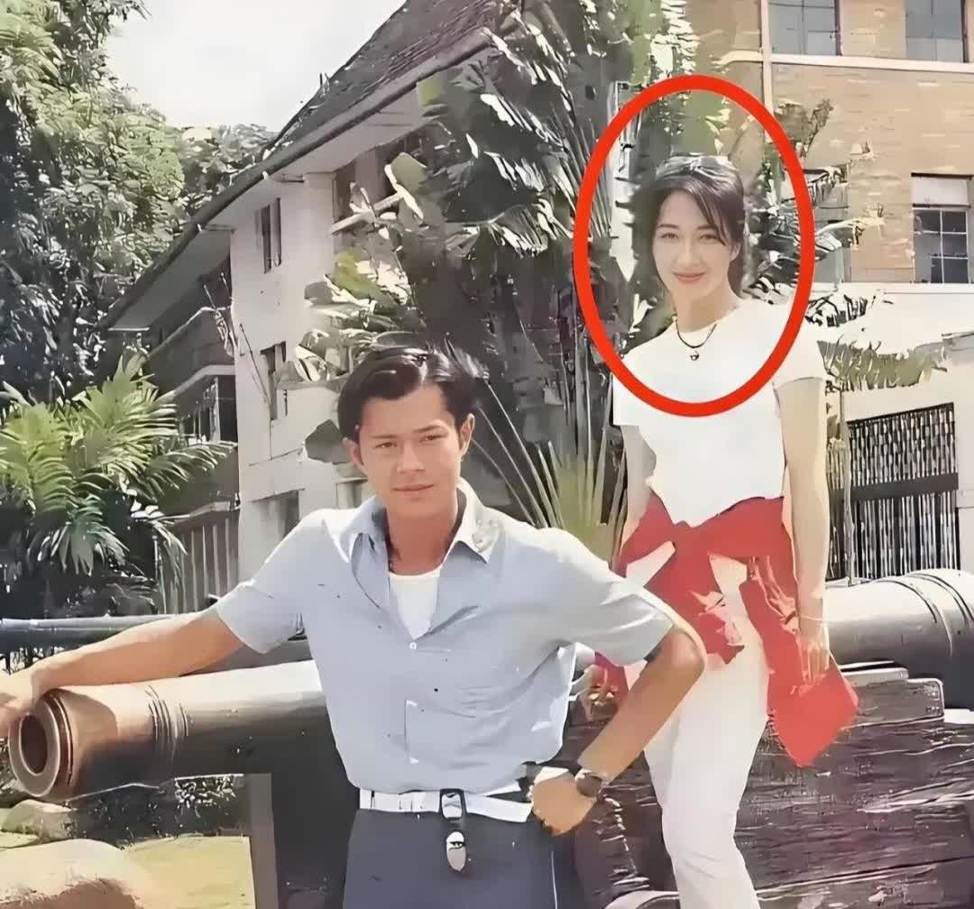 年轻时候的古天乐真的帅，他旁边女士也很美