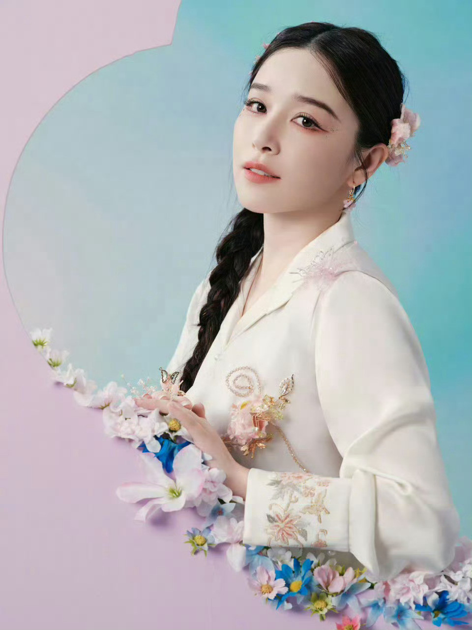 阚清子回眸一笑百媚生阚清子一公舞台我的天呐阚清子这回的古装舞台真太美了！！