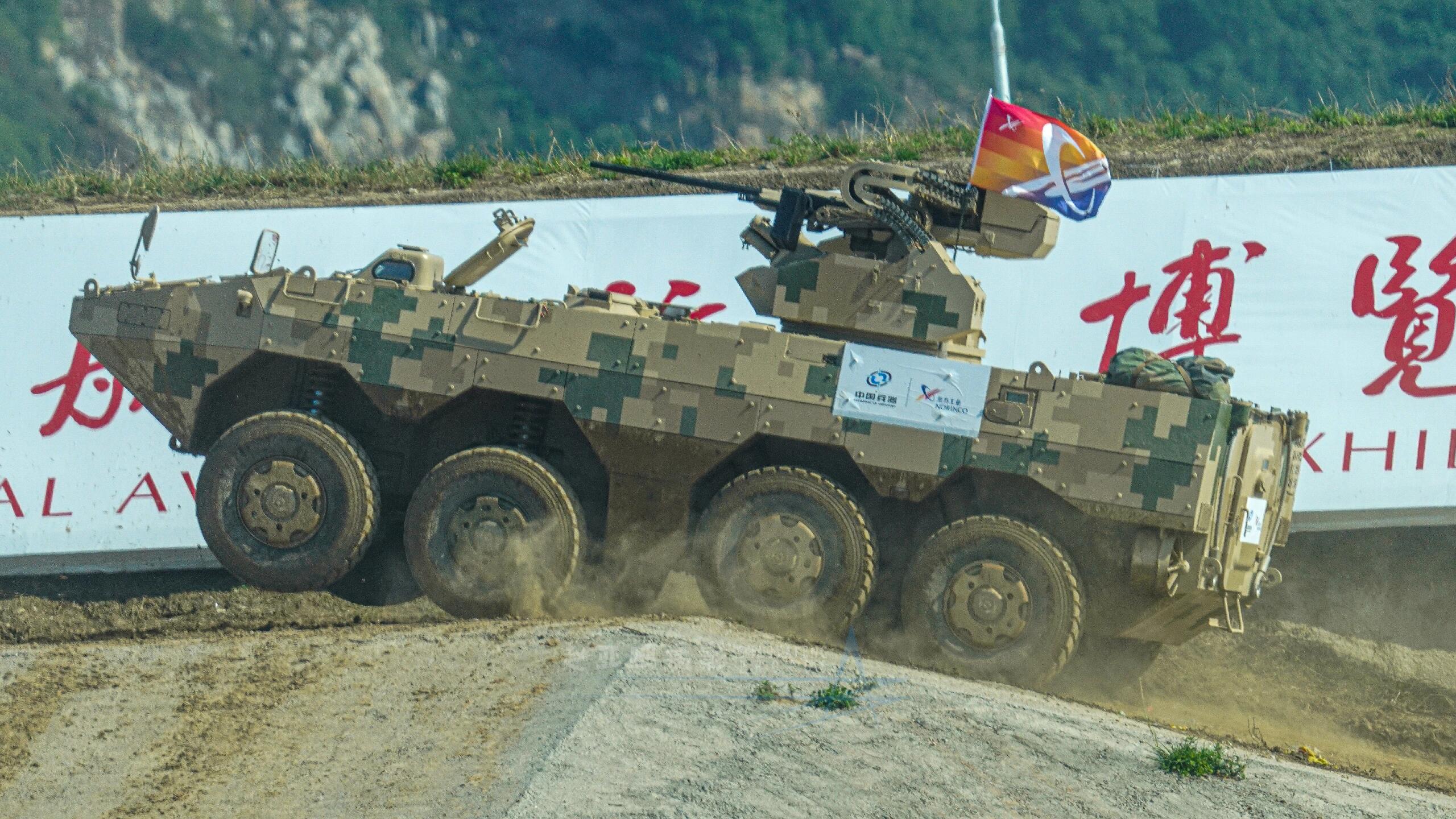 ZBD-09式8×8轮式步兵战车是中国第三代轮式步兵战车，它采用模块化设计，具备