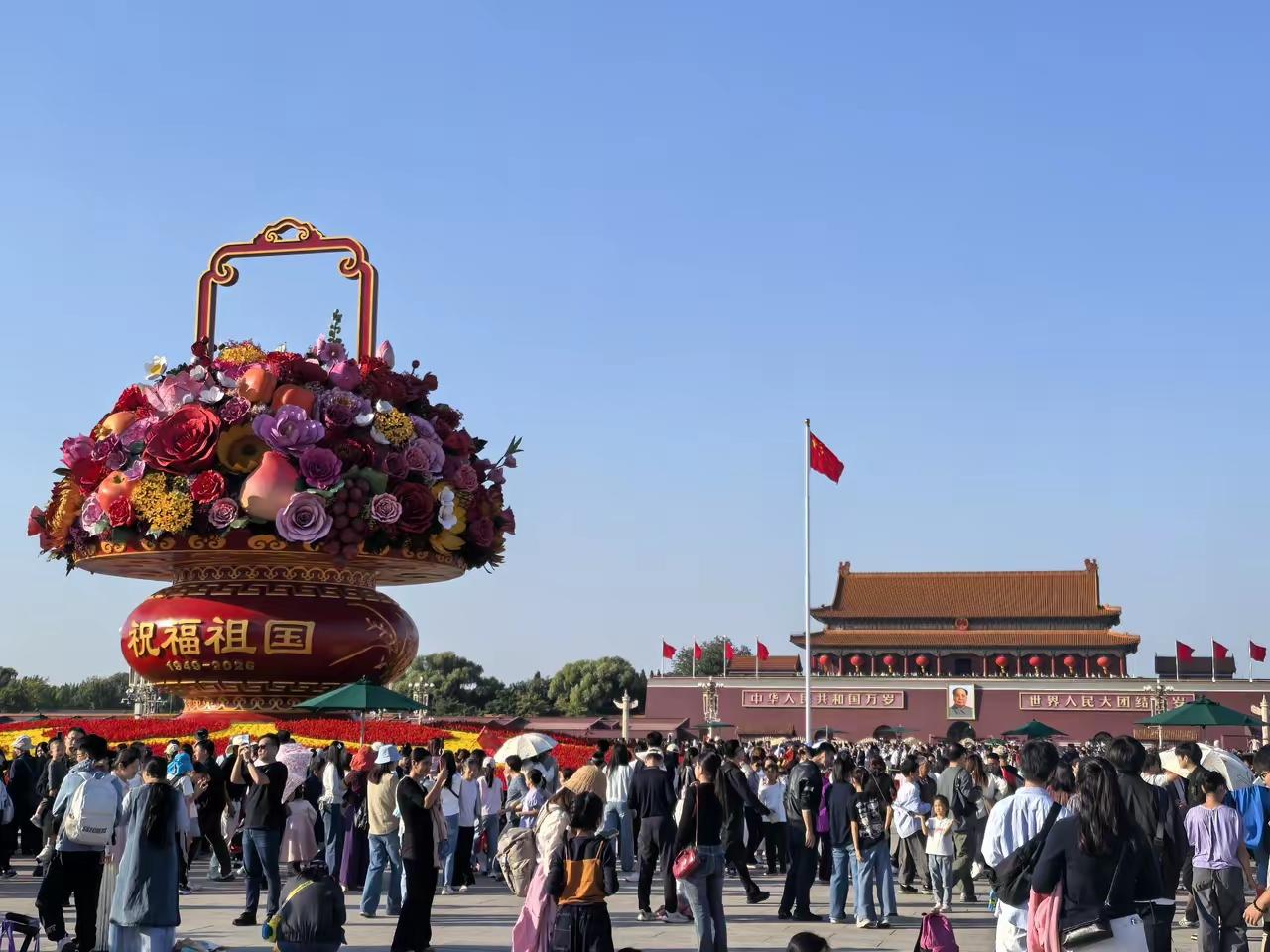 要说增加就业和收入，其实有个现成的抓手，就是让国企央企带头，不能搞无底线外包，不