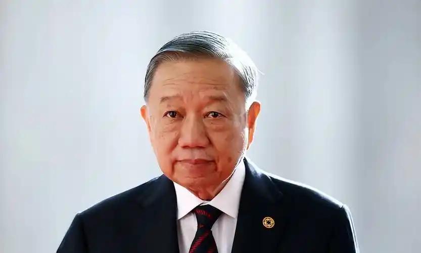 越南的扩张野心令人警惕。其现行国民教育体系中，由小学至大学的历史课程始终贯穿着歪