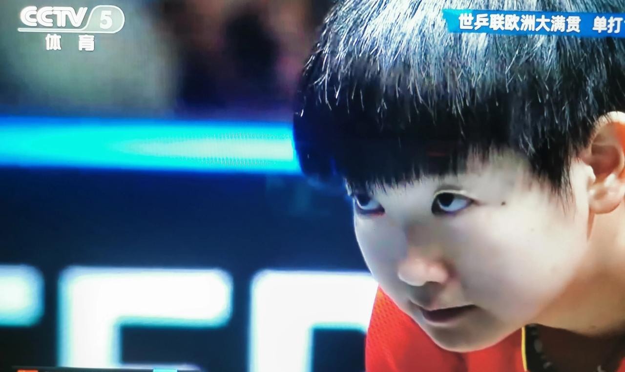 对孙颖莎毫无办法，伊藤美诚完败……一上来还没开打，伊藤美诚就来了个鼻子流血，还