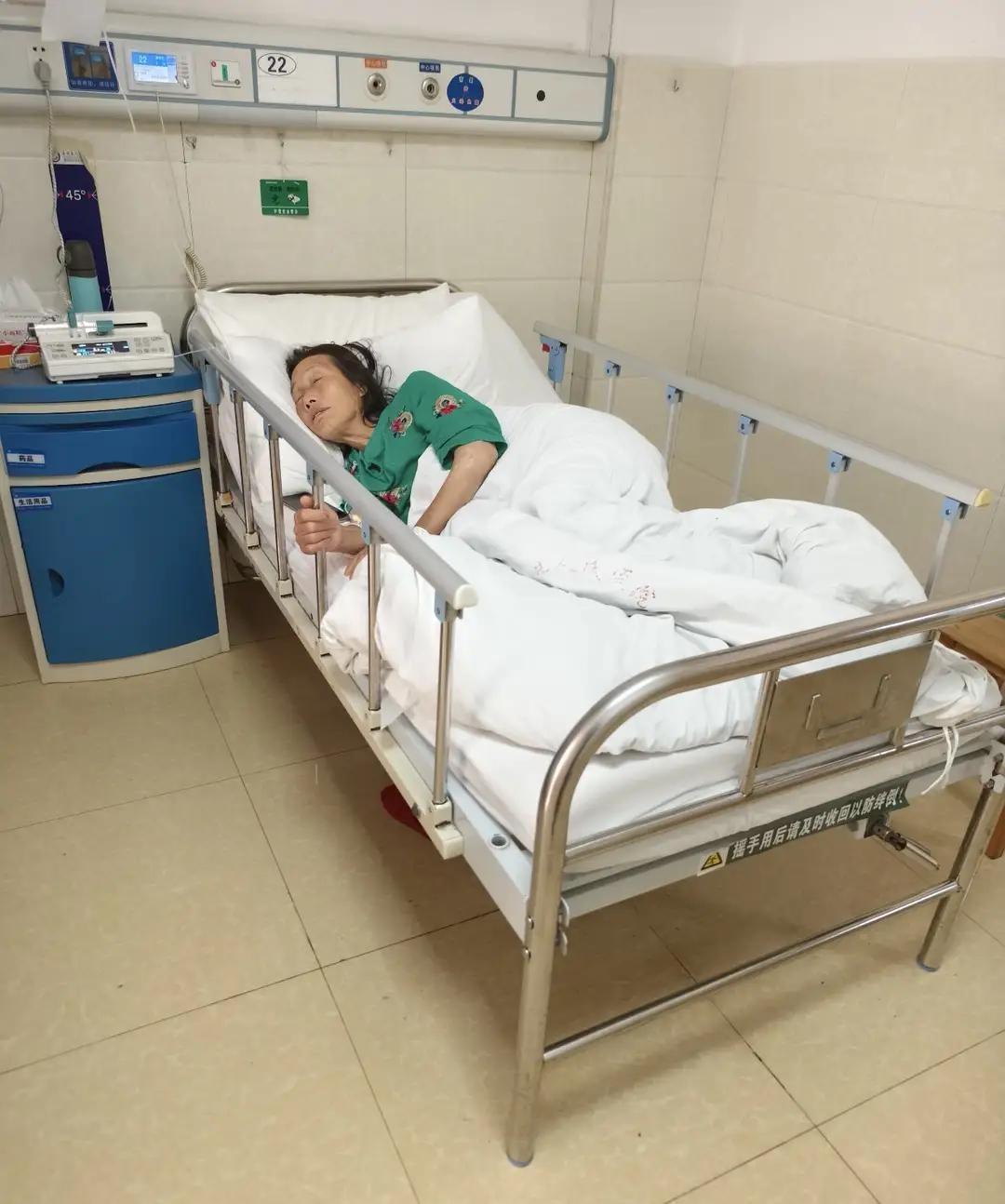婆婆今年68岁，她从察觉异样到确诊肿瘤，仅仅23天：全程不痛不痒，连一声哼哼都没