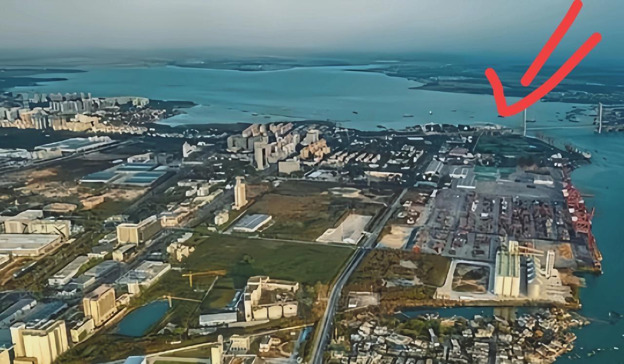 新加坡坐不住了12月18日，海南自由贸易港全岛封关正式启动，这个消息传到新加