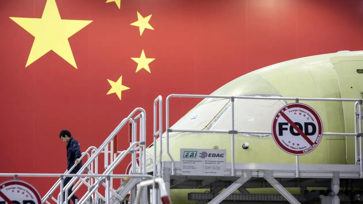 【中国版波音和空客完成首航——中国商飞能否挑战航空业双头垄断格局？】（CNBC）