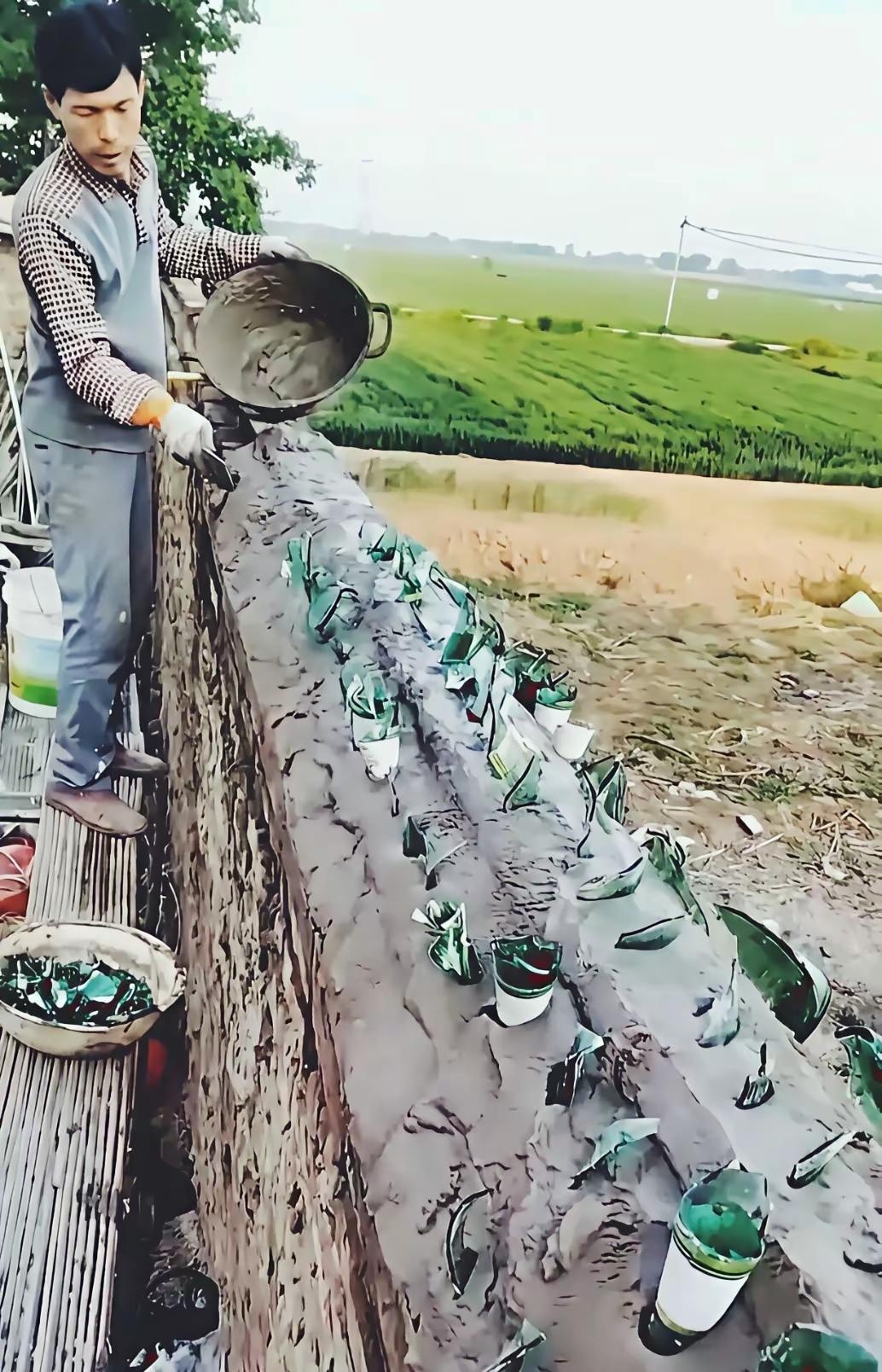 为什么都这个年代了还有人用这种方法防盗？从四周的环境来看，这一家应该住的比较偏