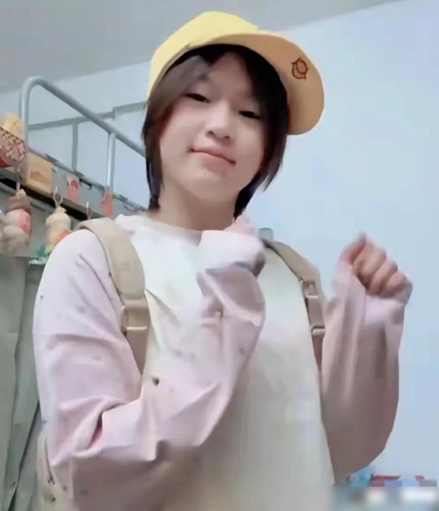 全红婵归队路透太惊艳，跟以前判若两人。最近看到她12月21日归队报到的这组照