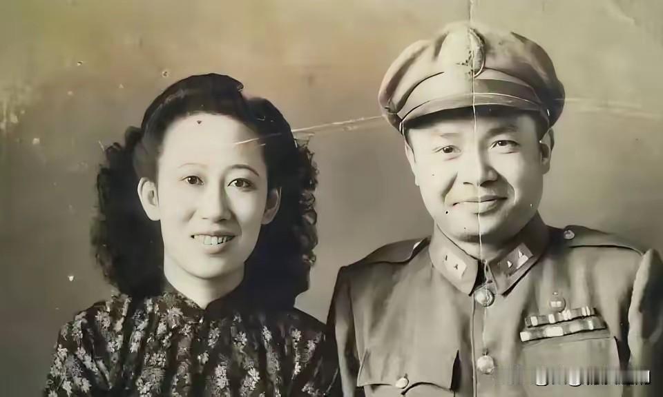 1952年10月，功德林铁门吱呀开启，国民党中将吴绍周走出牢房，成为新中国首个提