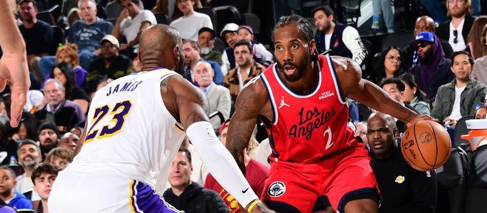 莱昂纳德打得越好，快船输得越惨。撕开数据，你会看到NBA最诡异的撕裂伤。过去