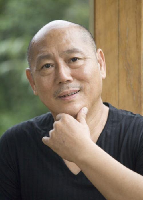 1991年，李成儒演《编辑部的故事》，冯小刚问赵宝刚：“这孙子，