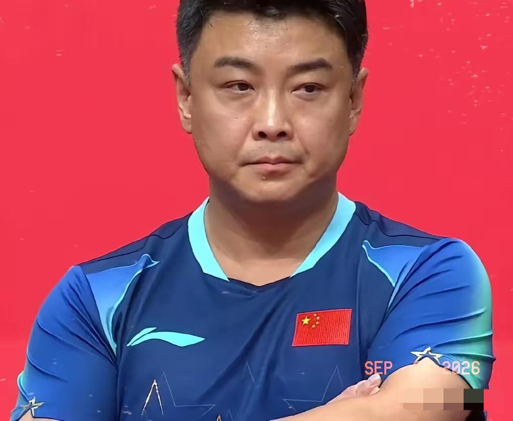 王楚钦3:2险胜林昀儒，为国乒男团拿下首个得分的时候！大家留意王皓指导的神情了吗