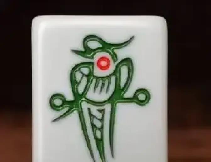 打麻将最不该先扔的就是单张。这几乎是你输牌的第一个坑。前天牌局见个老