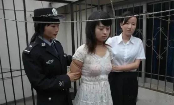 她是福建省第一例被执行注射死刑的女犯人，她的生命永远定格在了31岁。她叫方晓红