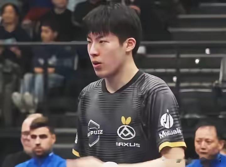 温瑞博让二追三，逆转拿下樊振东。评论区都是，国乒完成了新老交替，江山代有人才出