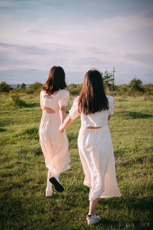 表侄女出嫁时，男方家只给十万彩礼，闺蜜们都说，你这么漂亮，男方家才给这点彩礼，我