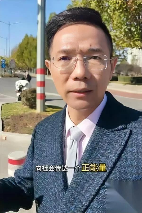 张书抵京！单枪匹马？别眨眼——他背后其实站着整个互联网。21号那场会