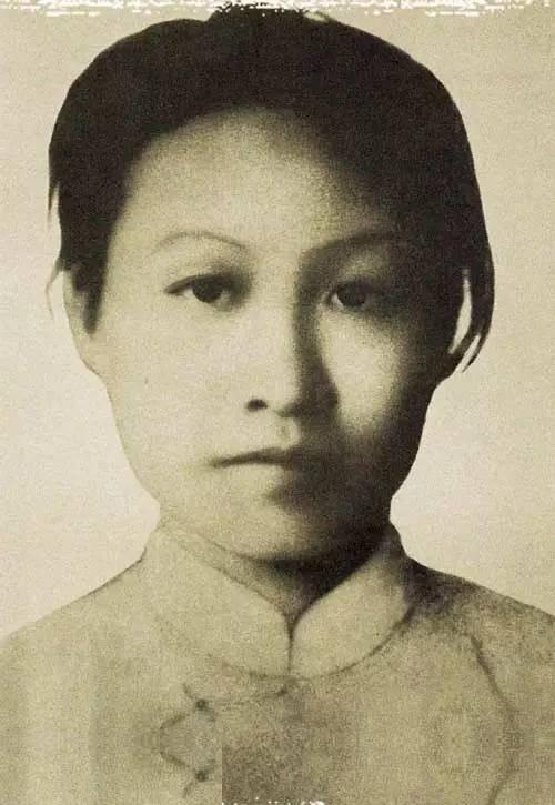 1960年，毛主席的案头放着一封信。写信人自称赵一曼的儿子——满篇抱怨，字里