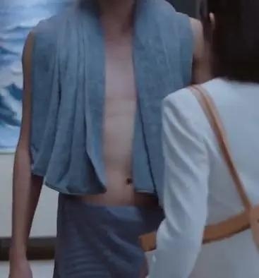 拜托现在都2025年了还会有这么懒的男主，身材都不练一下吗？难怪和女主孙珍妮一点