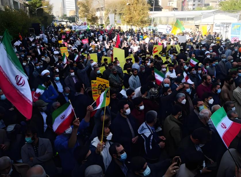 伊朗传来新消息！开始要“玩命”了4月15日，伊朗扔出了一颗让全世界都傻眼的“精