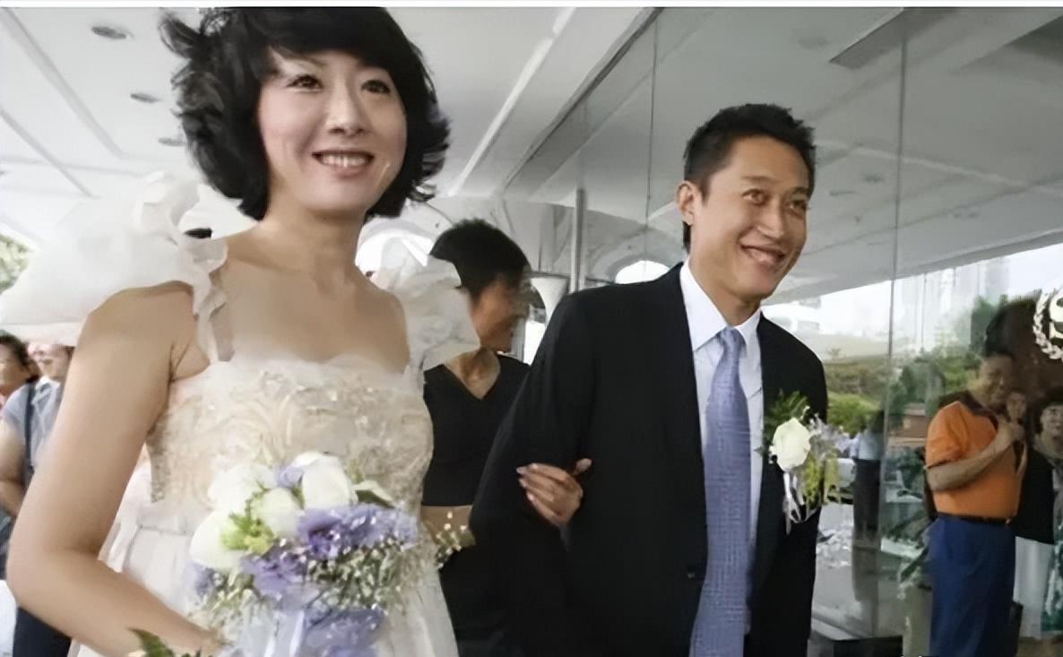 2012年，西安23岁女子患尿毒症，为了活下去，她和患骨髓瘤男子签下结婚协议：