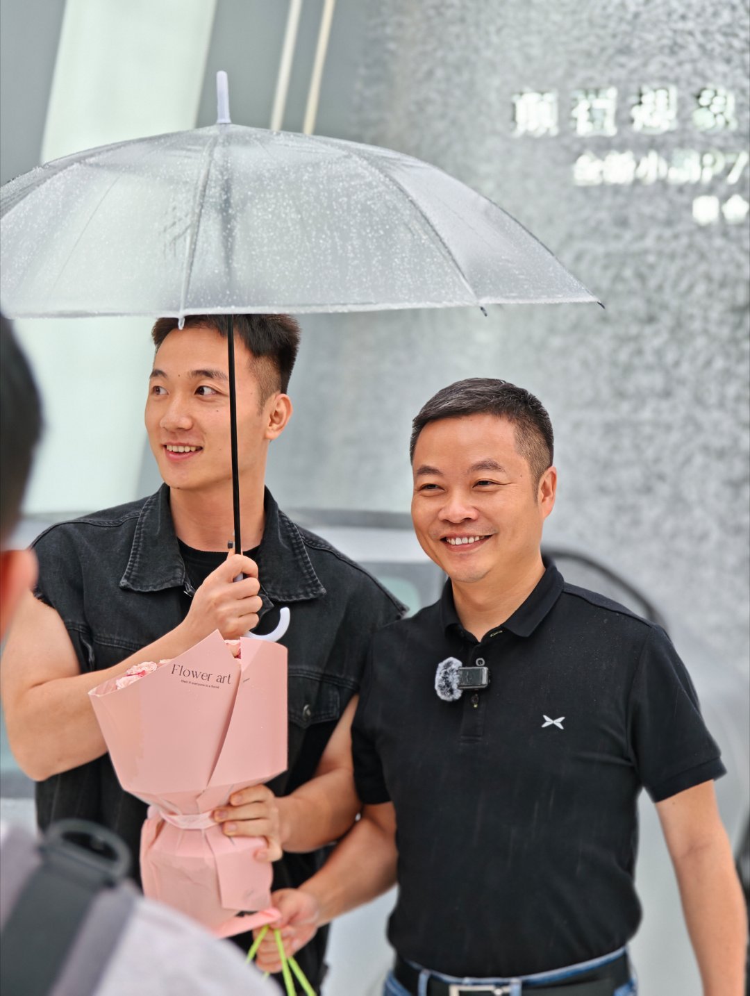 小鹏总真的是劳模啊，小鹏P7也是做到了上市即交付，这才刚刚开完上市发布会，就千里