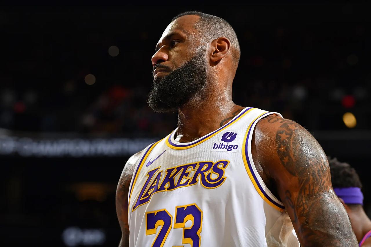 疯了吧！詹姆斯、特雷杨、哈登领衔，NBA自由市场多条大鱼炸翻联盟，名单一出，夏天