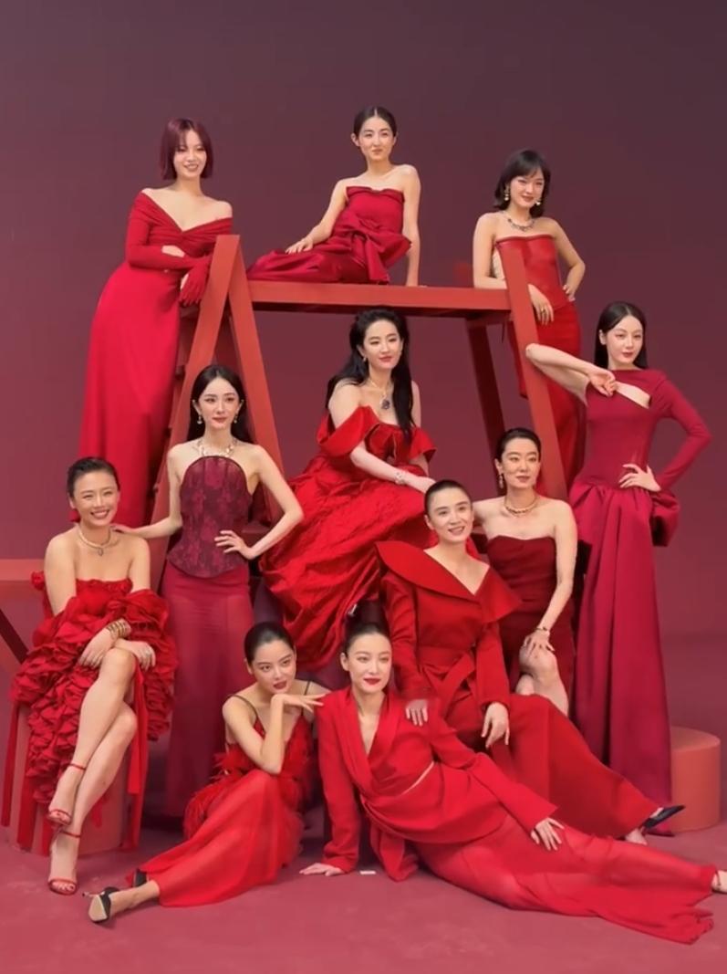 错过这次VOGUE的明星也有点可惜因为VOGUE平时每年只会给明星留2-4个封