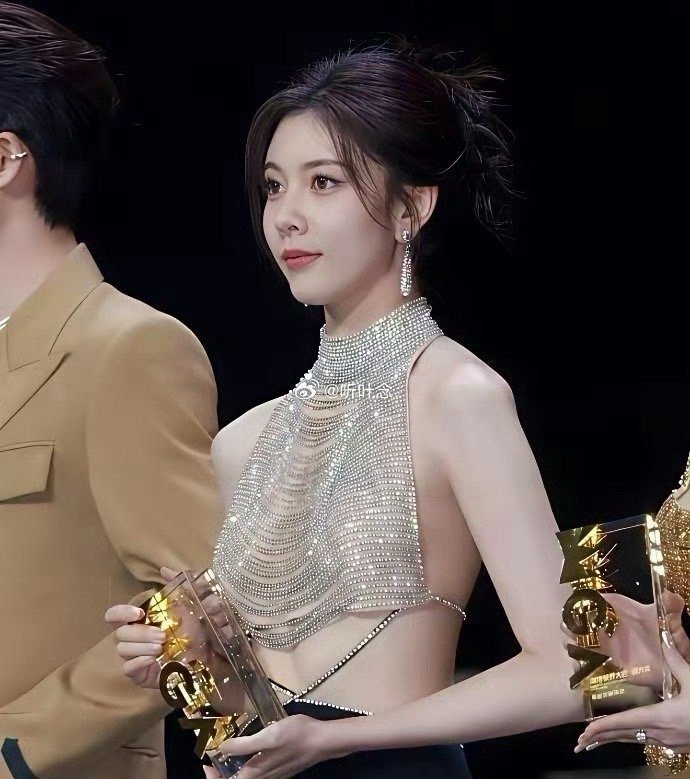 这衣服没有一点塑料吧？