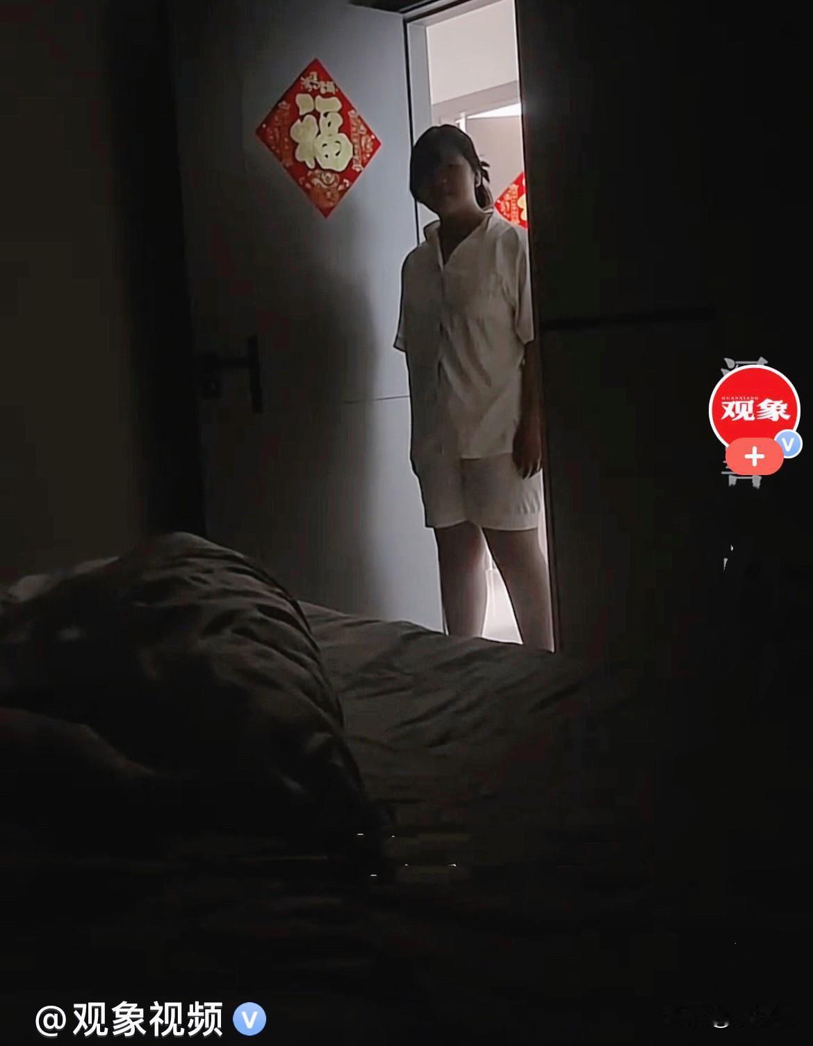 近日，安徽一小女孩考完试，垂头丧气跟爸爸坦白：“爸，我考试又没考好，我考了倒数第