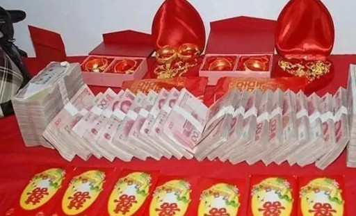 昨天外甥女的婚礼清单列出来了，看的我是瑟瑟发抖，头皮发麻。彩礼20万，30万