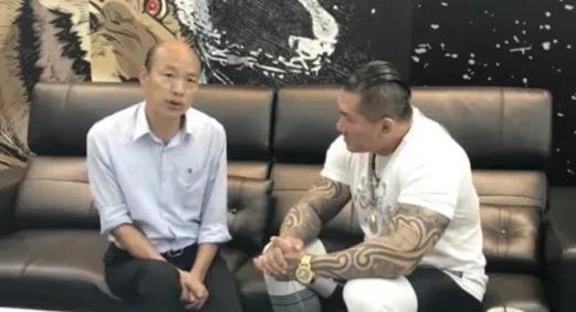 从“英粉”到“赖粉”的陈之汉，自称什么馆长，可能相当于大陆的水饺馆。骂大陆骂最凶