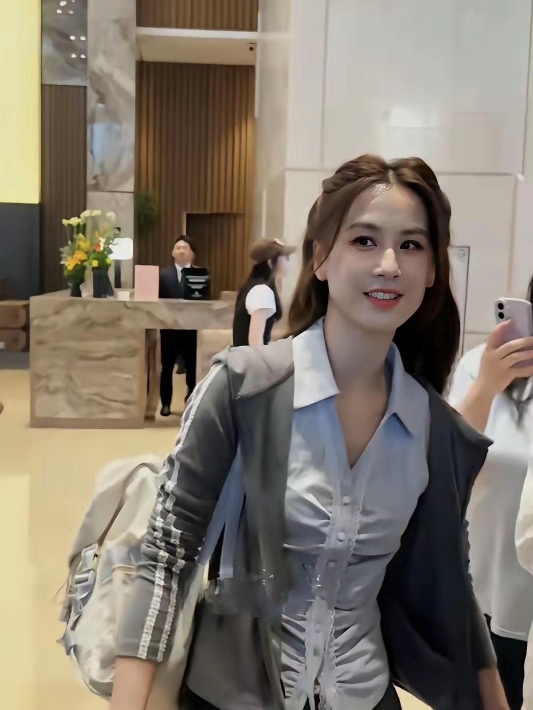 离婚后的黄圣依，整个就是一个女大学生的感觉。重回巅峰了呀！