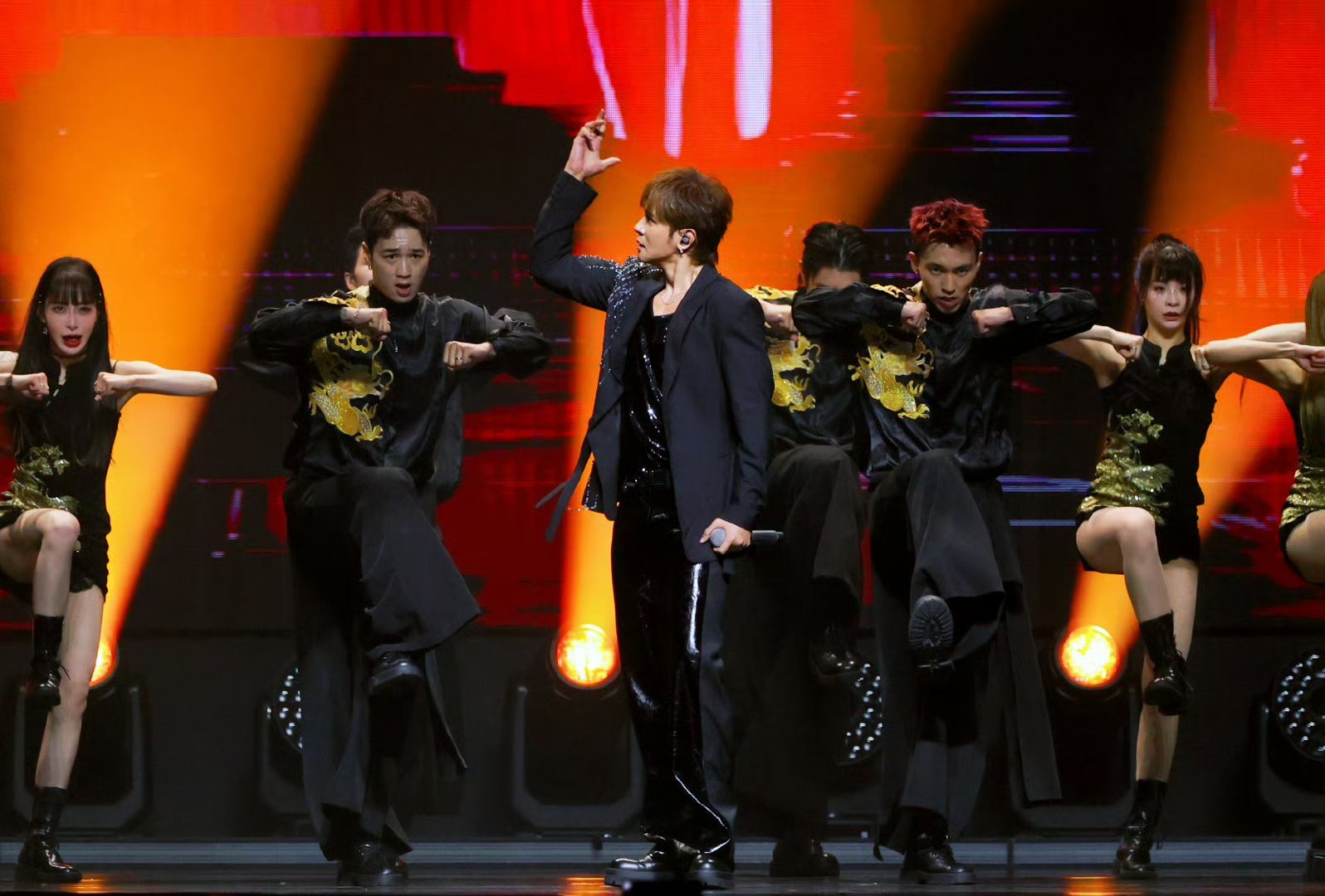 好想看罗志祥上披荆斩棘真的狠狠期待罗志祥上披荆斩棘！不愧是老牌亚洲舞王，一上台气