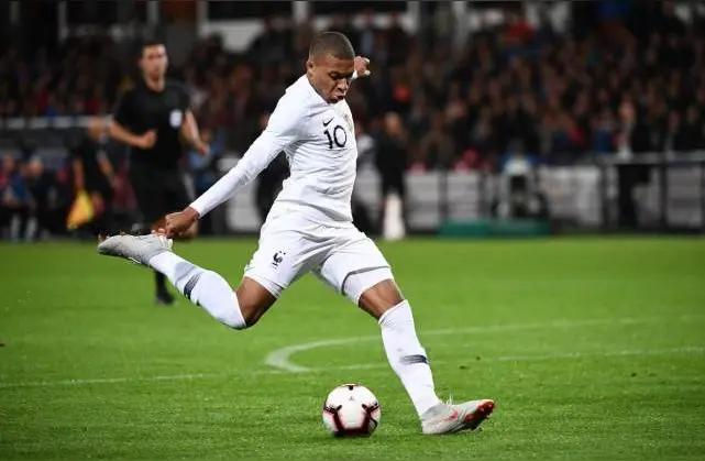 天选之子和灾星都是上天注定的，这一周最热闹的是西甲，领头羊皇马和巴萨分别负于拜仁