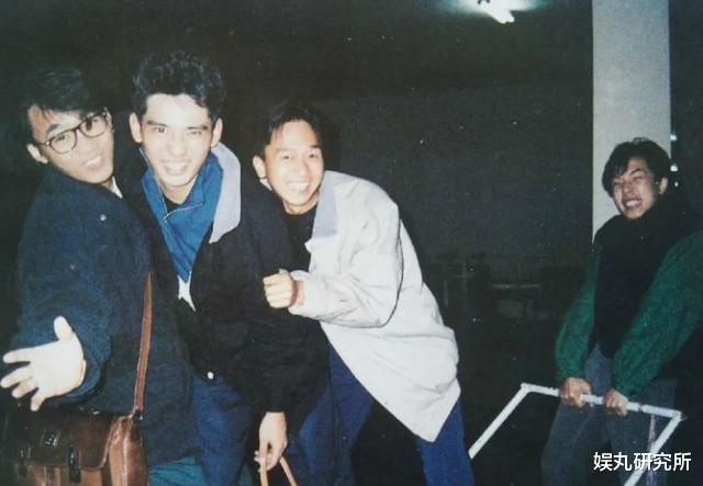 1993年黄家驹抢救无效而离世, 你以为是坠落而亡, 其实并没那么简单