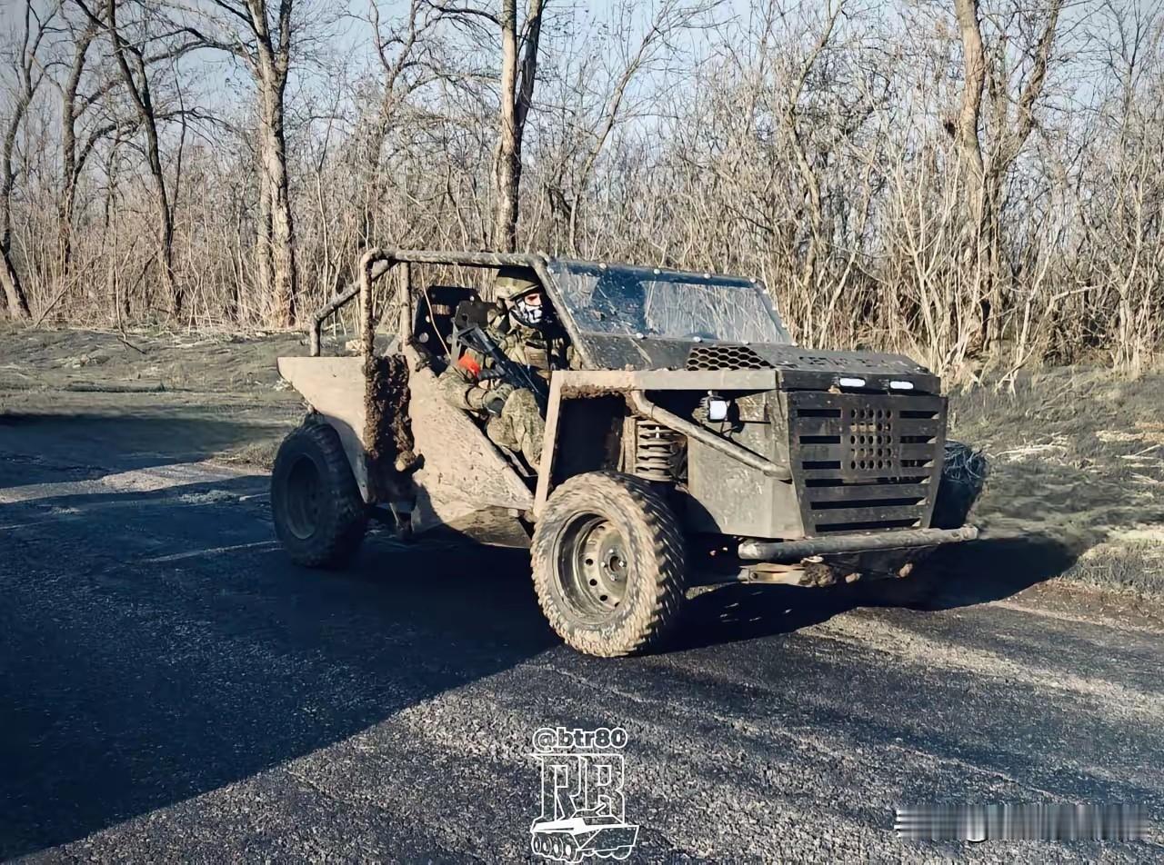 闹掰了，乌克兰反击美国？没想到吧，特朗普偷偷跟俄罗斯密谈，还提出28条停火条