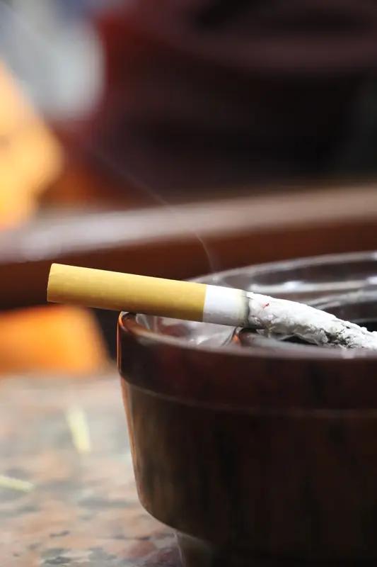 现在的人都戒烟戒酒是为了什么?肯定是没有必要再喝酒抽烟了吧，因为现在的人基本上都