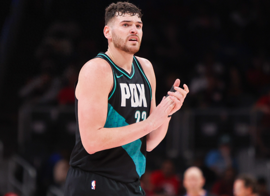 从开拓者新秀对上文班亚马说开去是的，克林根虽然二年级了，但说成新秀也无妨。