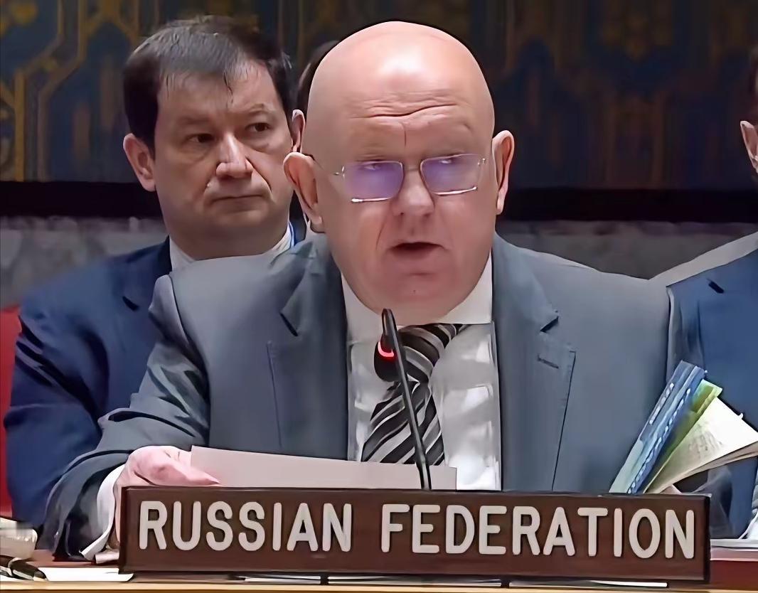 刚从中方访问回国的德国财政部长克林拜尔，在德国接受采访时警告说：我在中国已经亲眼