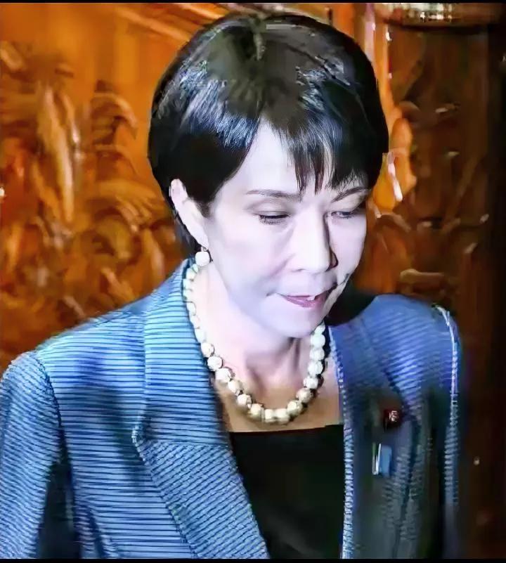 高市早苗改口示好中国，日本国内早已骂声一片首相账号评论区沦陷，网友怒吼成