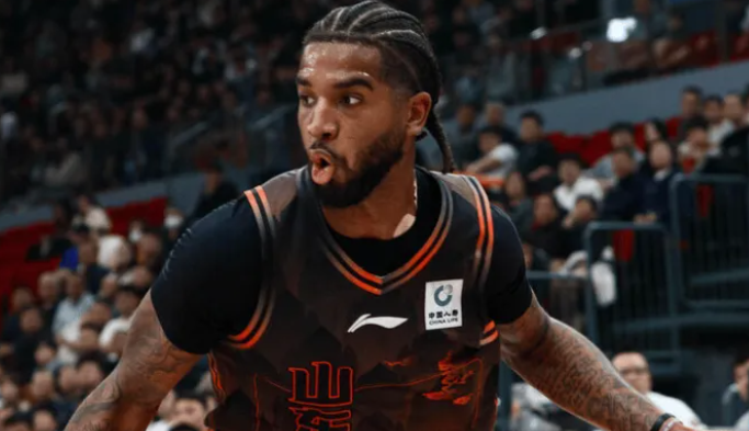 媒体人: 上赛季常规赛的山东逐渐回来, 要相信球队调整能力