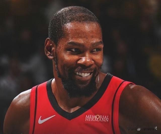 杜兰特解锁30000分+5000篮板+5000助攻里程碑，成历史第六人，其余5人