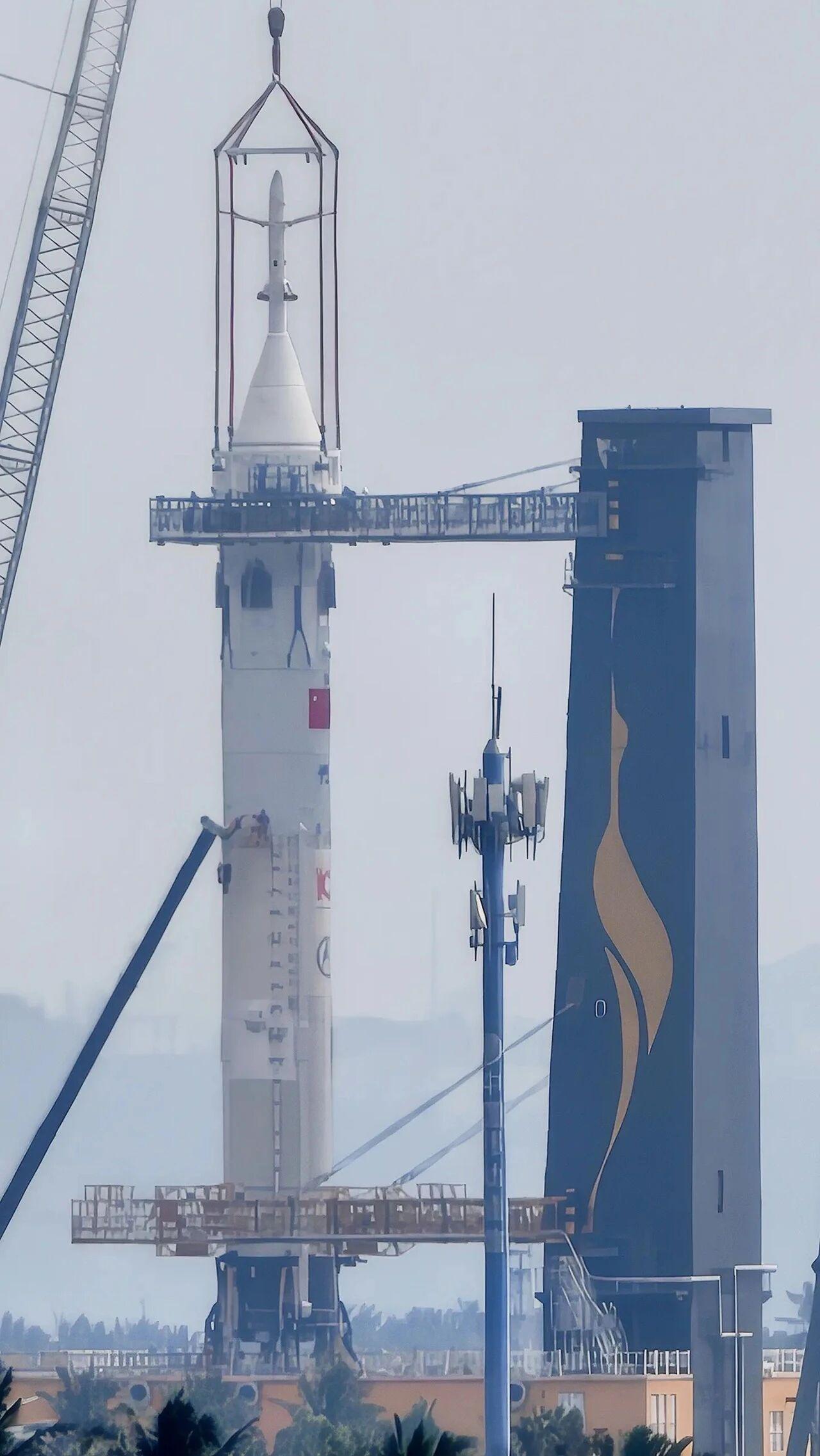 农历新年之前，中国载人登月工程将迎来一次重大节点任务就是:长征十号一子级低空