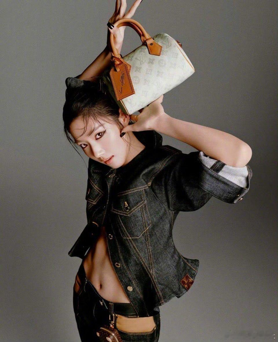 卢昱晓瘦了好多，马甲线好明显！｜卢昱晓