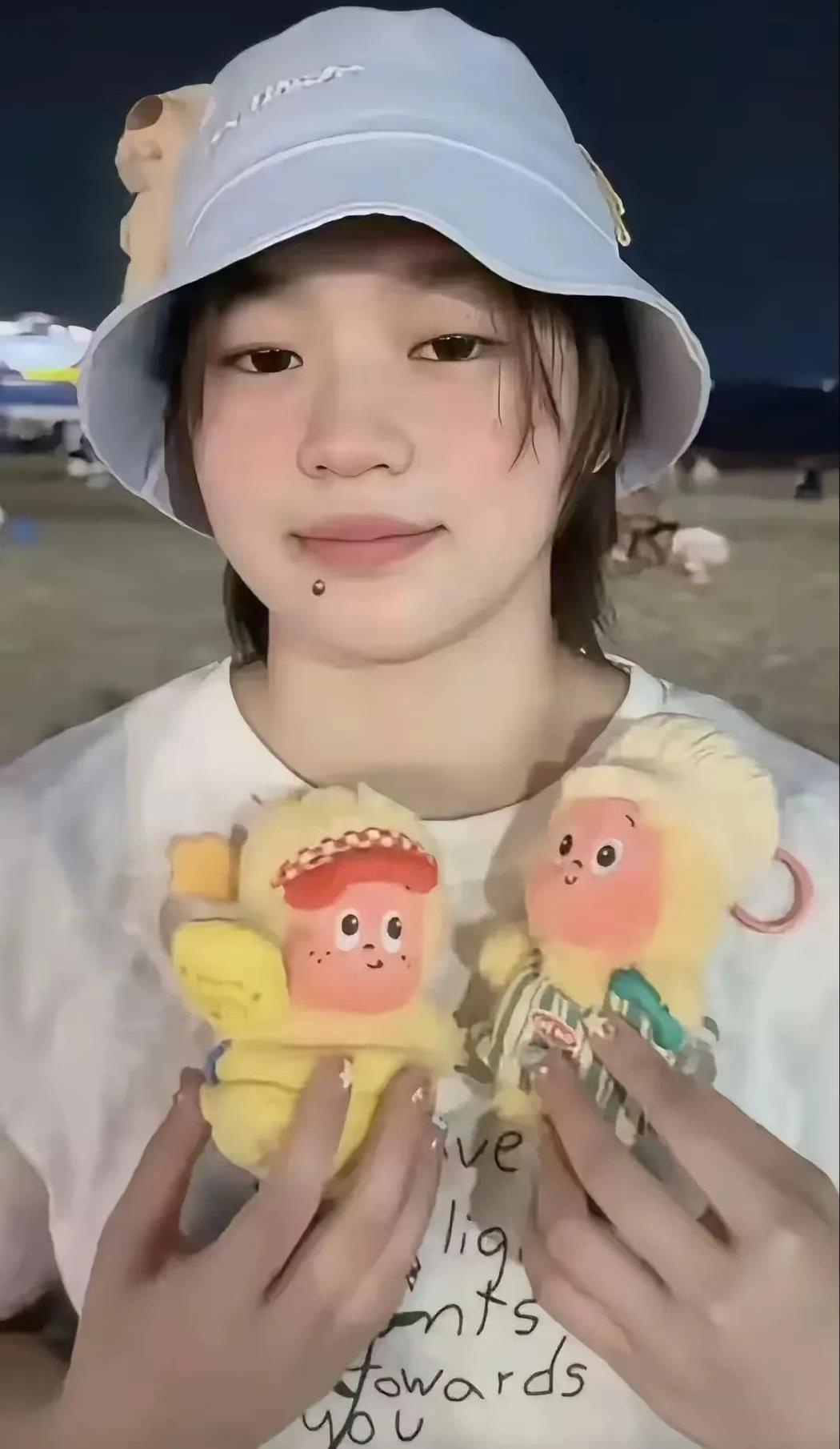 全红婵好像要放弃跳水了，她完完全全在享受和普通人一样的生活，可能她要退役。其实