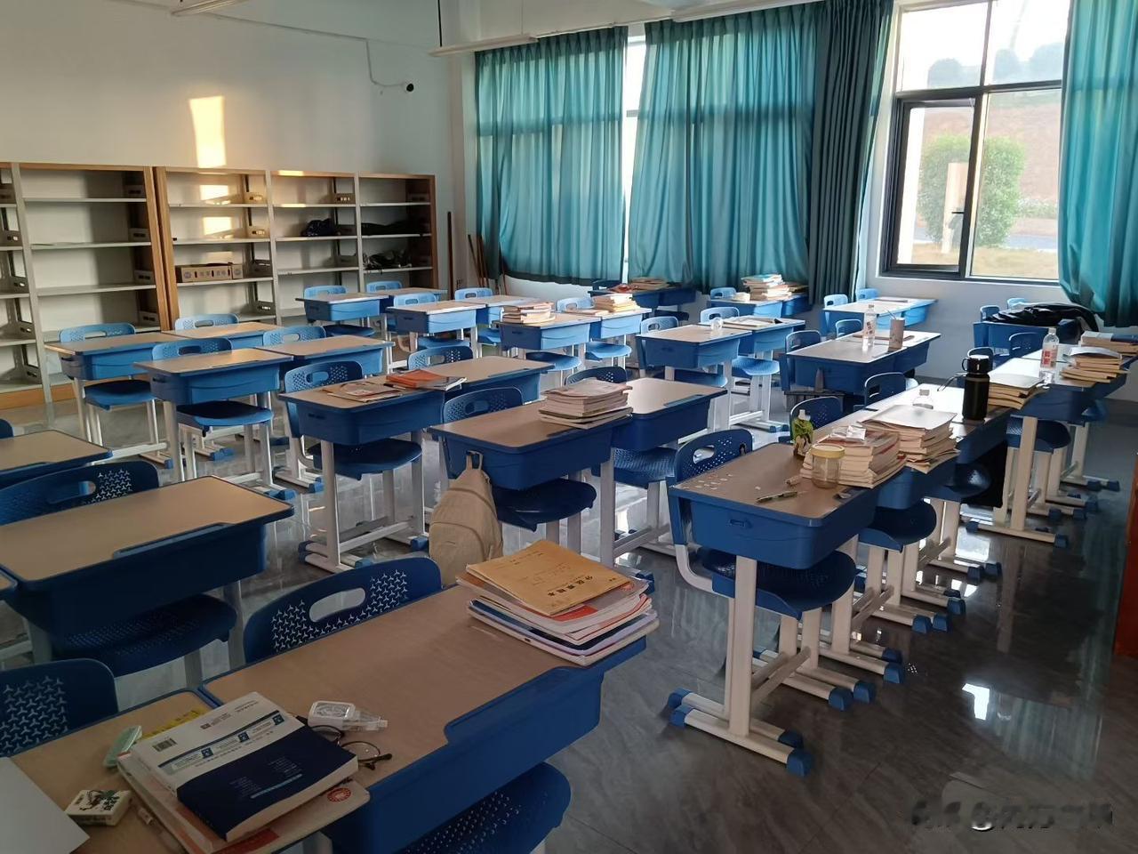 在贵州，很多人以为教书工资最高的群体是那些高校教授，其实真正闷声拿高薪的，是那些