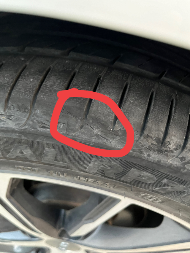 今天发现轮胎有个小裂口这对跑高速有影响吗