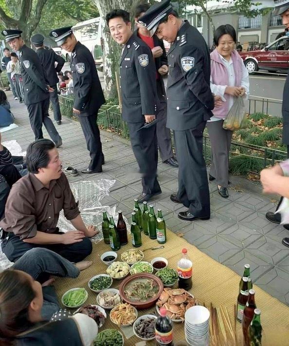 这土豪也太接地气了