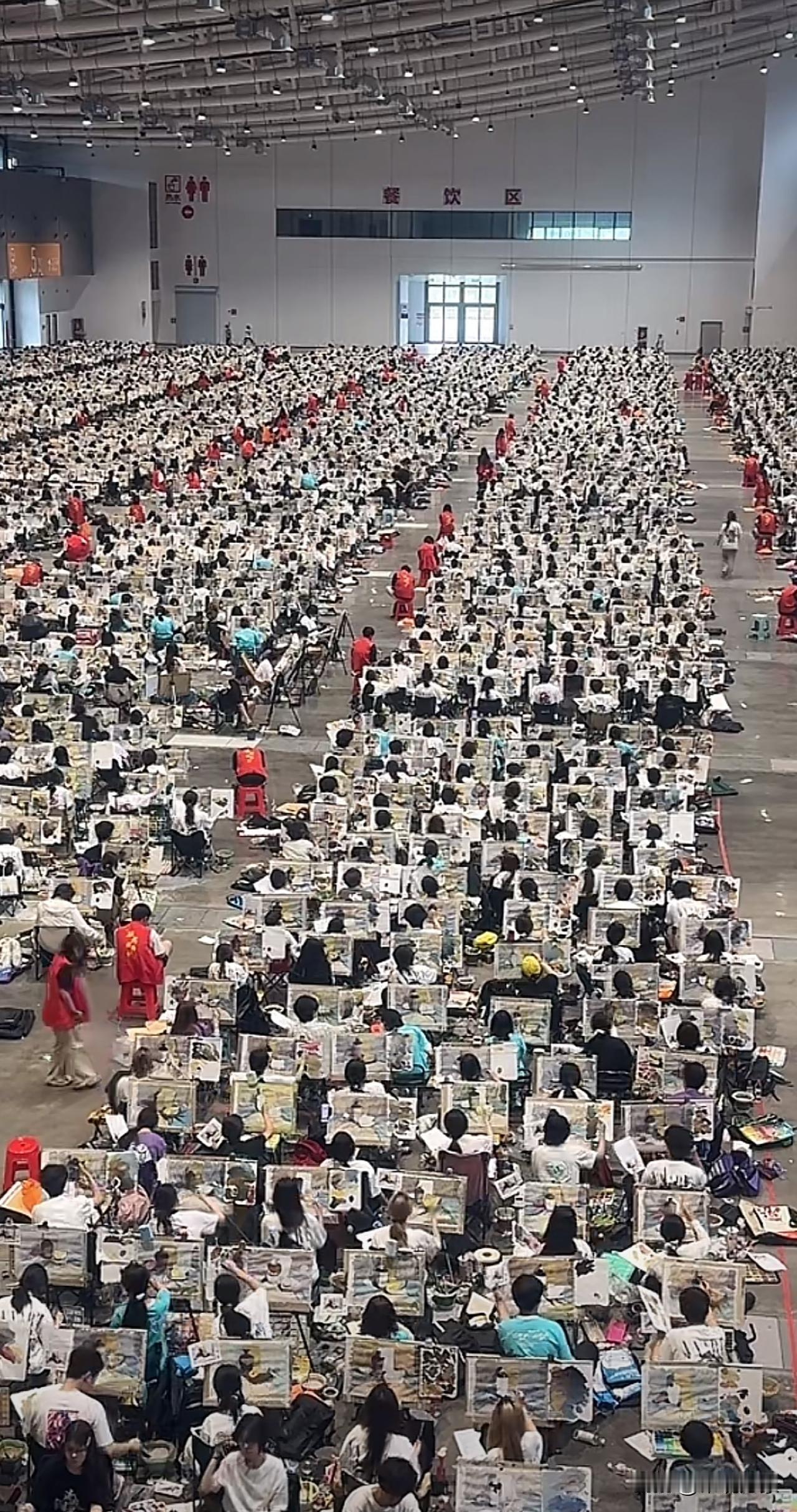 壮观的考试现场…